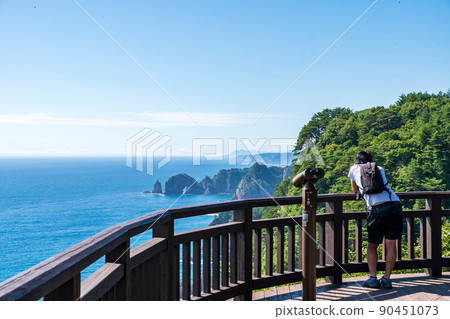 “岩手縣”三陸重建國家紀念物北山崎從天文台看風景的男人 90451073