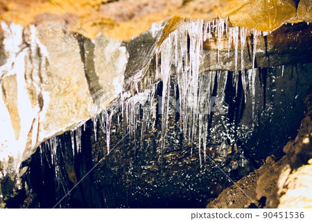 Yamanashi Prefecture Narusawa Ice Hole 90451536