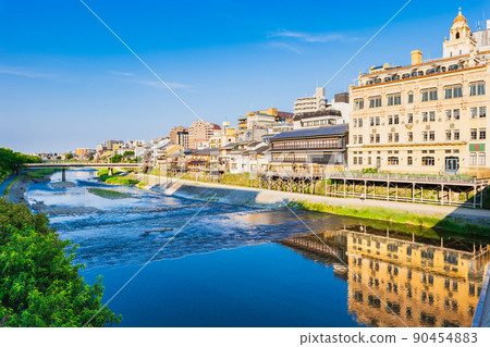 京都早晨鴨川四條大橋地區 京都早晨鴨川四條大橋地區 90454883