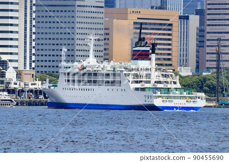 到全天航行......第三代小笠原丸，一艘支持父島和母島生活的貨船 90455690