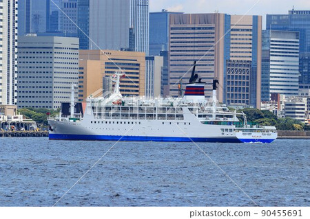 到全天航行......第三代小笠原丸，一艘支持父島和母島生活的貨船 90455691