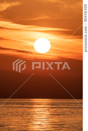 Evening landscape of the sea 90456309