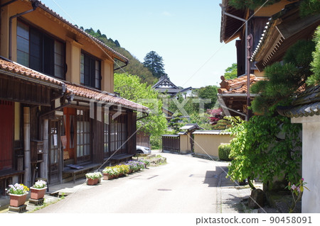 Scenery of the cityscape of the Omori district where the silver mine is located 90458091