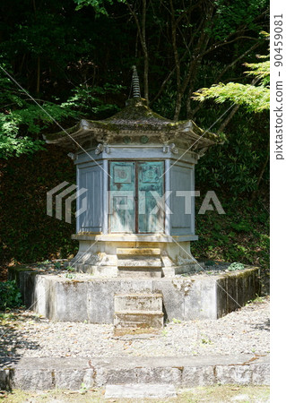 Genjuji Temple, a temple of the Soto sect in Misaki Town, Okayama Prefecture: Hozo Genjuji Temple, a temple of the Soto sect in Misaki Town, Okayama Prefecture: Hozo 90459081