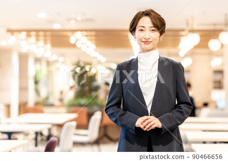 Female owner of the cafe 90466656