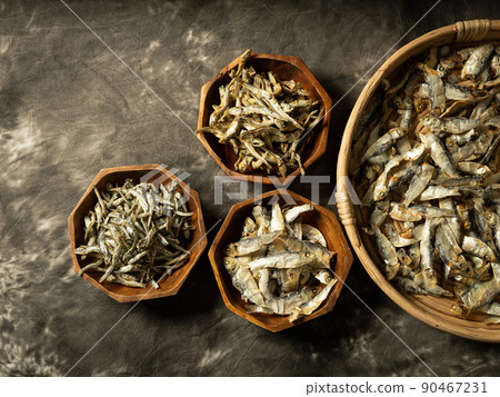 各種沙丁魚乾日本料理形象 各種沙丁魚乾日本料理形象 90467231