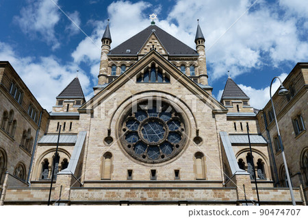 the cologne synagogue in neo-romanesque style 90474707