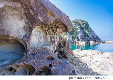 View of Tatsukushi Coast from the unseen coast of Tosashimizu City, Kochi Prefecture 90476809