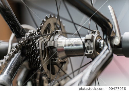 Road bike rear wheel hub and sprocket 90477958