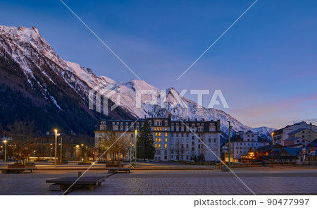 Chamonix-Mont-Blanc town at sunset, France Chamonix-Mont-Blanc town at sunset, France 90477997