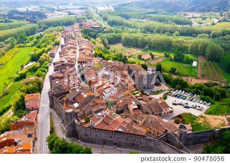 View from drone of spanish village Hostalric 90478056