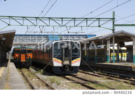 越後線E129系列和115系列湘南色 越後線E129系列和115系列湘南色 90480238