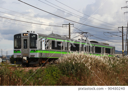 信越本線 E127 系列轉發（*彌彥線專用車輛） 90480240