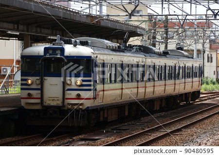 Shinetsu Main Line Series 115（Naoetsu⇔Nagaoka） 90480595