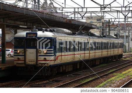 Shin-Etsu Main Line 115 near the end (primary Niigata color, high speed) 90480651