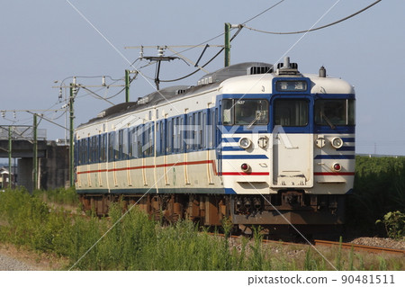 越後線115系列列車接近尾聲（新潟原色） 90481511