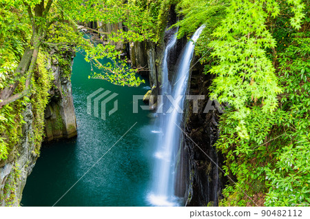 Miyazaki Prefecture Fresh Green Takachiho Gorge-Manai Falls- 90482112