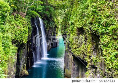 宮崎縣新鮮綠色高千穗峽谷-真井瀑布- 90482133