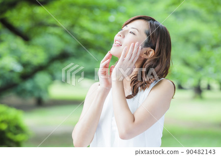 Beauty female beauty skin care portrait fresh green Beauty female beauty skin care portrait fresh green 90482143