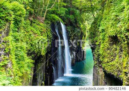 Miyazaki Prefecture Fresh Green Takachiho Gorge-Manai Falls- 90482146