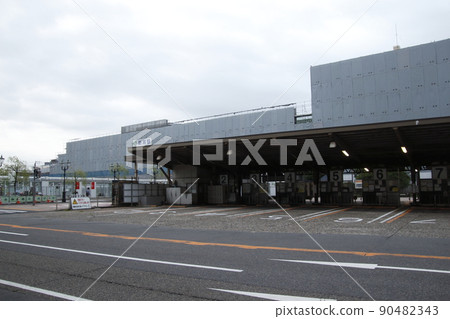 Niigata Station is becoming elevated (July 2021) 90482343