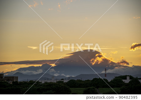 Hiratsuka City Mt. Fuji Sunset Sunset [Hiratsuka City, Kanagawa Prefecture] 90482395