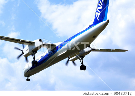 Osaka International Airport passenger plane takeoff and landing Senri Kawajiri 90483712