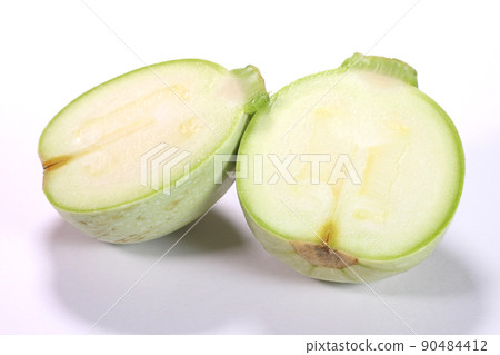 Cross section of round zucchini Cross section of round zucchini 90484412