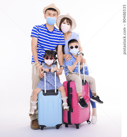 family masks holding suitcases standing isolated  90486535