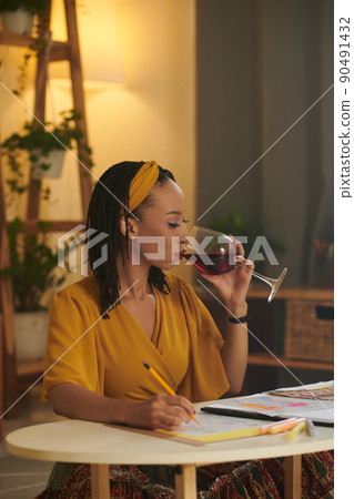 Fashion Illustrator Drinking Wine 90491432