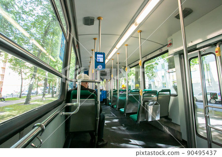 芬蘭赫爾辛基電車內 90495437