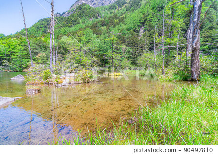 [風景]初夏的上高地明神池[長野縣] 90497810