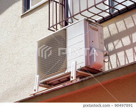 Outdoor unit of air conditioner Outdoor unit of air conditioner 90497891