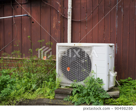 Outdoor unit of air conditioner Outdoor unit of air conditioner 90498280