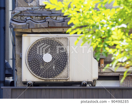 Outdoor unit of air conditioner Outdoor unit of air conditioner 90498285