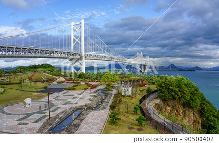 從吉島出發的春天的瀨戶橋（香川縣坂出市） 90500402