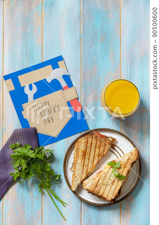 Celebrating Fathers Day. Breakfast.  90500600