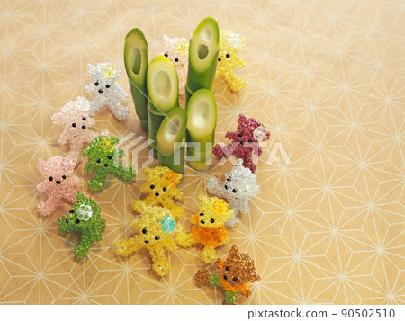 Cut blue bees and beaded teddy bears Cut blue bees and beaded teddy bears 90502510