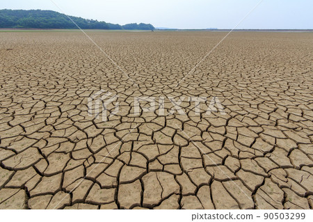 Reservoirs and rivers cracked by drought 90503299