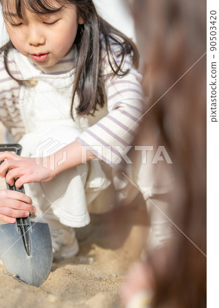 兒童生活方式沙盤遊戲情感五感觸覺 兒童生活方式沙盤遊戲情感五感觸覺 90503420