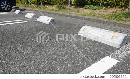 Parking lot scenery <22> (parking bollard) Parking lot scenery <22> (parking bollard) 90506251