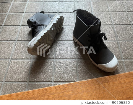 Black shoes that I took off Black shoes that I took off 90506820