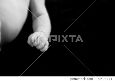 神秘新生兒照片嬰兒攝影，新生兒照片黑色背景照片☆單調黑白 90508744