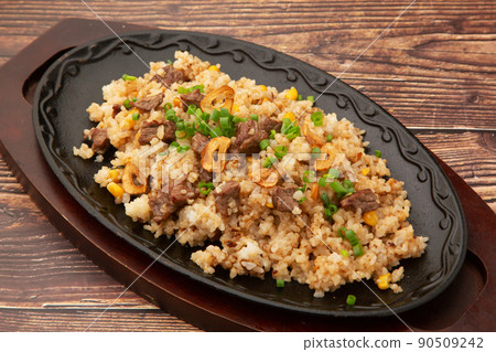 Steak garlic rice 90509242