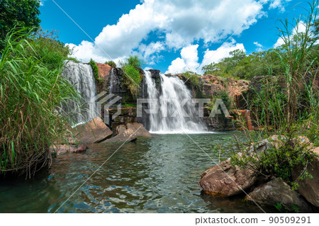 waterfall in Brazil Cachoeira do Arrojado - Cristalina waterfall in Brazil Cachoeira do Arrojado - Cristalina 90509291