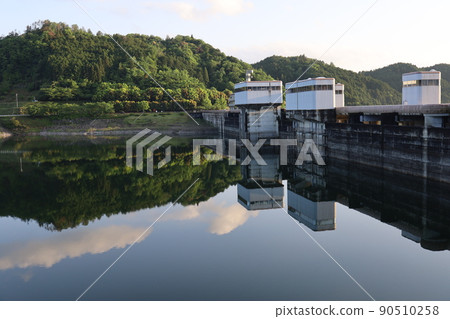 日立大壩的水鏡 日立大壩的水鏡 90510258