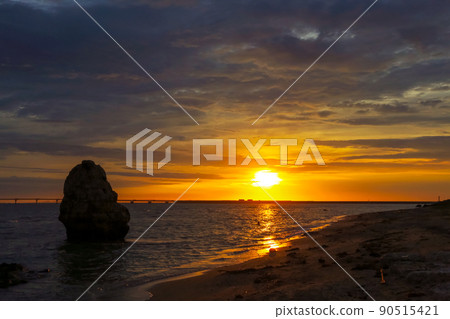 Sunset in Senagajima, Tomigusuku City, Okinawa Sunset in Senagajima, Tomigusuku City, Okinawa 90515421