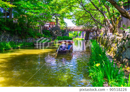 Hachimanbori and rowing boat in Omihachiman 90518226
