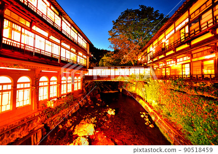 Night view of Sekizenkan Main Building, Shiman Onsen, Japan's oldest hot inn building (Nakanojo Town, Gunma Prefecture) 90518459