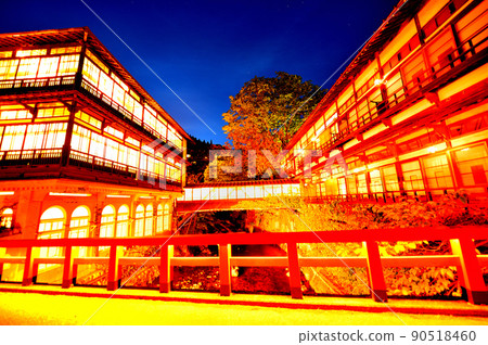 Night view of Sekizenkan Main Building, Shiman Onsen, Japan's oldest hot inn building (Nakanojo Town, Gunma Prefecture) Night view of Sekizenkan Main Building, Shiman Onsen, Japan's oldest hot inn building (Nakanojo Town, Gunma Prefecture) 90518460